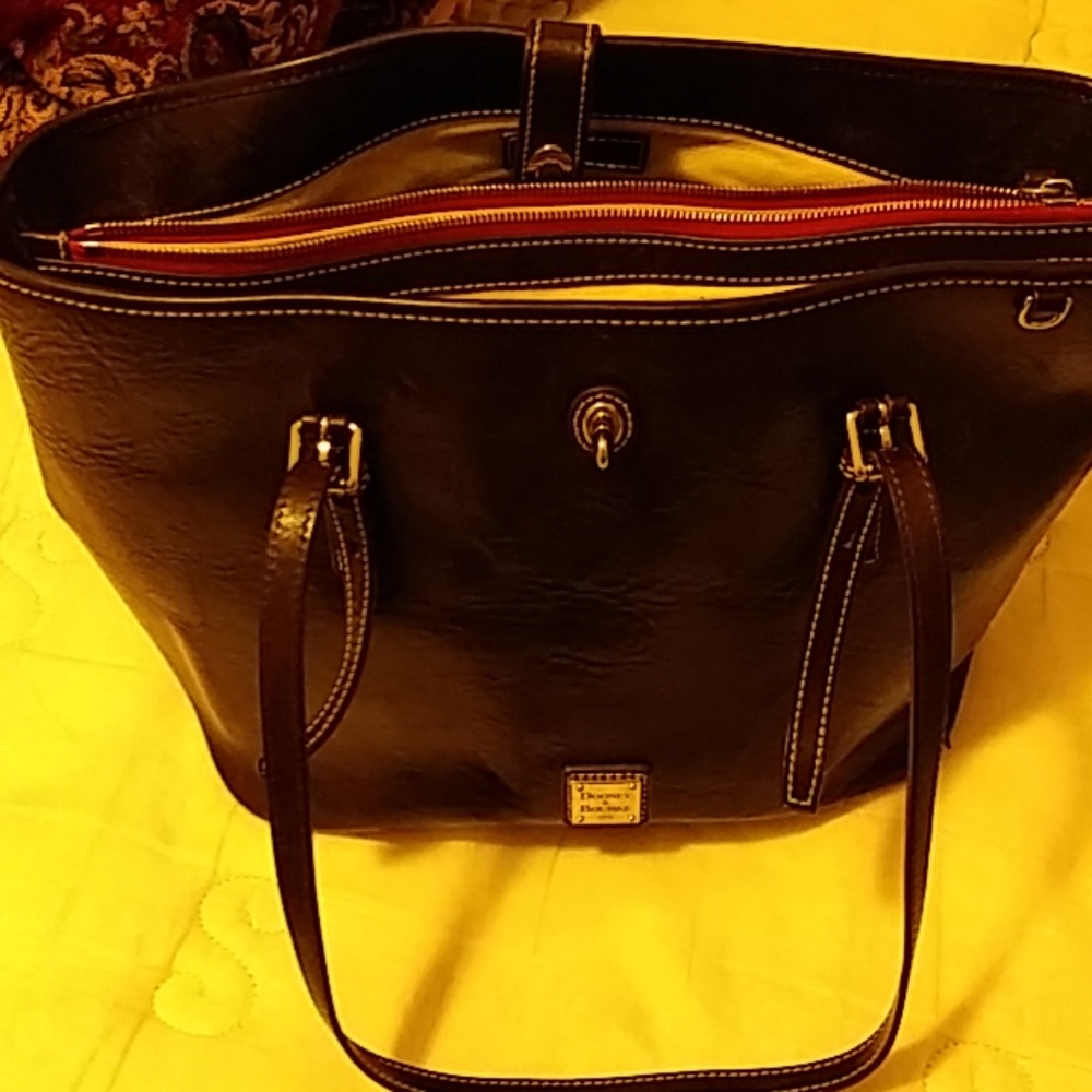 Brown shoulder bag Dooney & Bourke leather